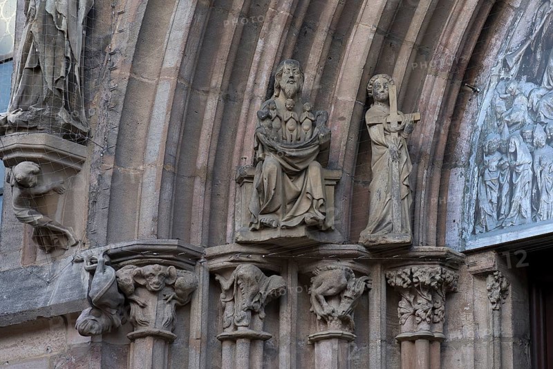 Figures on the portal of the Last Judgement around 1310