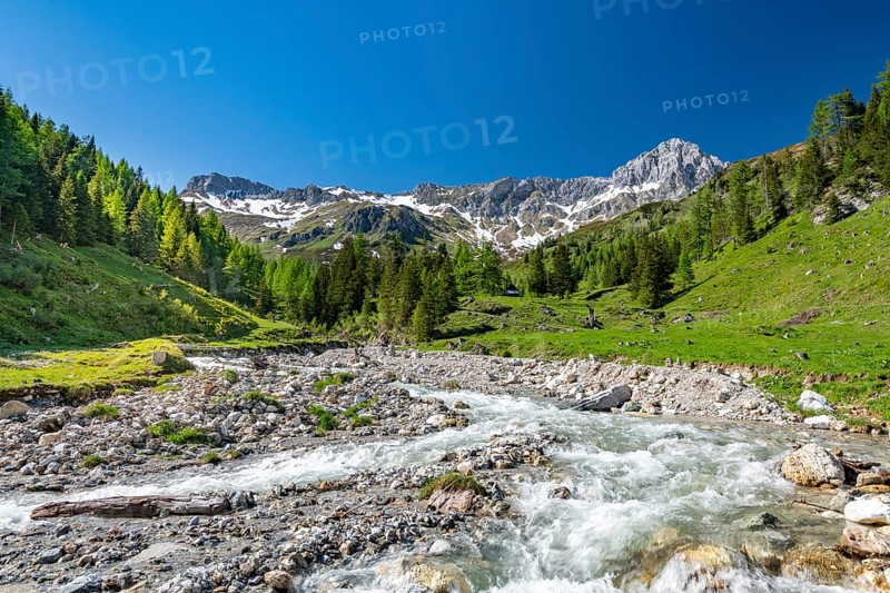 Grosser Kesselbach flows through Alm