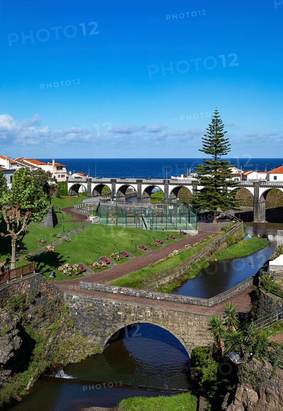 City Park with the Bridge of Eight Arches