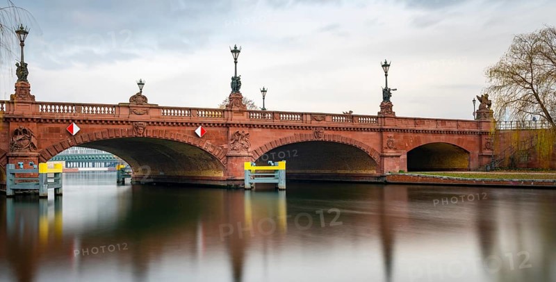 Long exposure at the historic Moltke Bridge