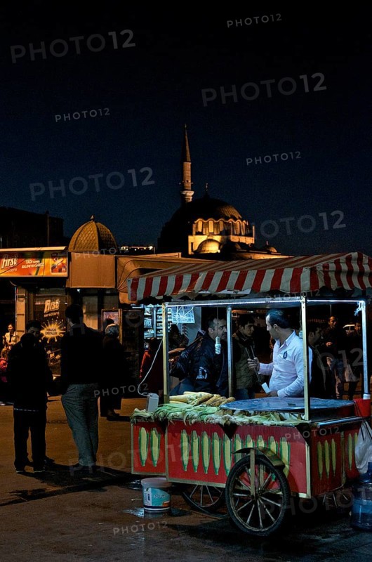 Corn cart at night in front of Hagia Sophia