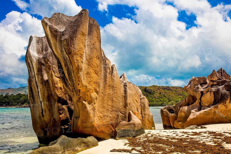 Granite rock landscapes at the side of Baie Laraie beach