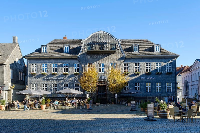 Slate facade on the Kaiserringhaus