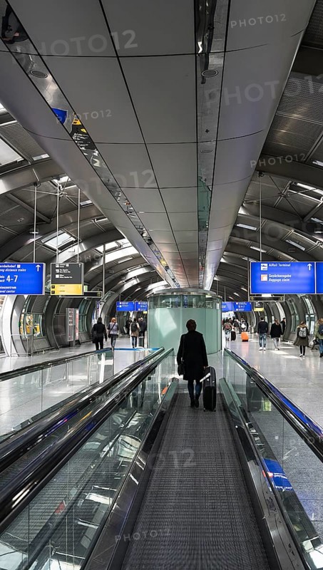 Escalator in the access hall of Frankfurt Airport