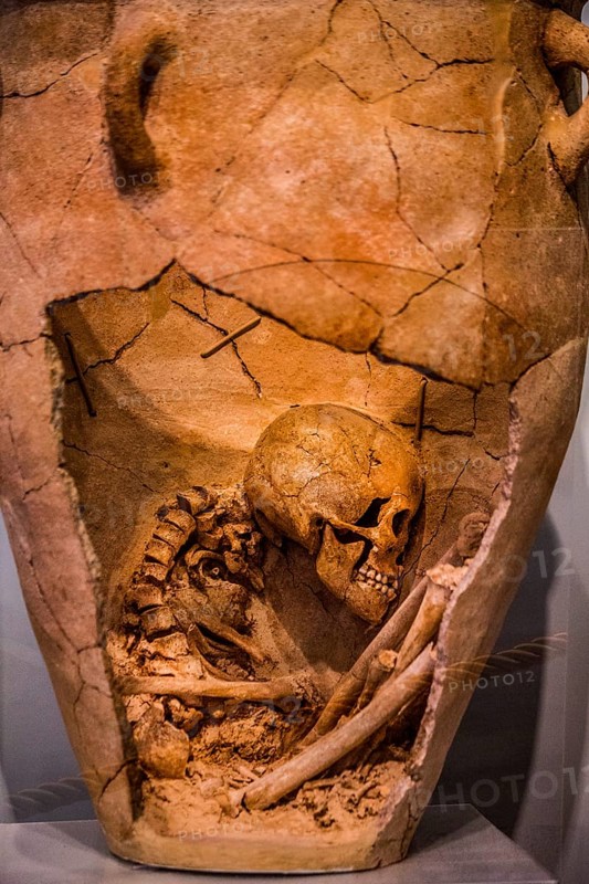 Burial urn
