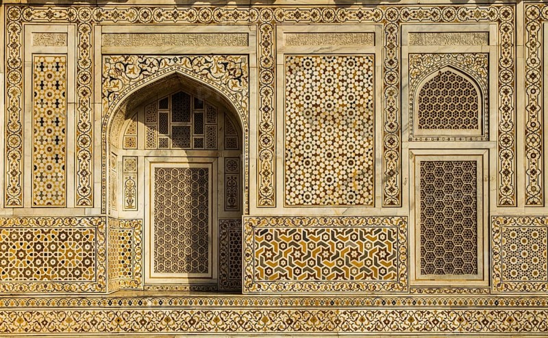 Finest marble inlays and filigree lattice windows