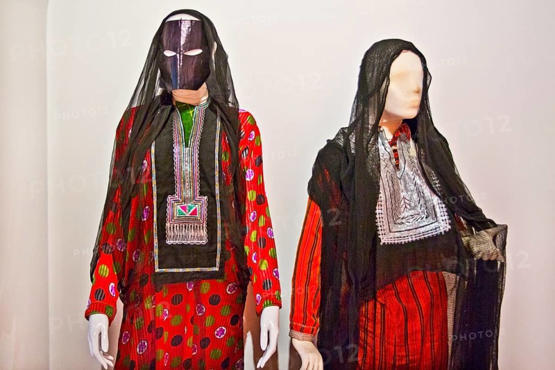 Women's costumes with face mask for Berber