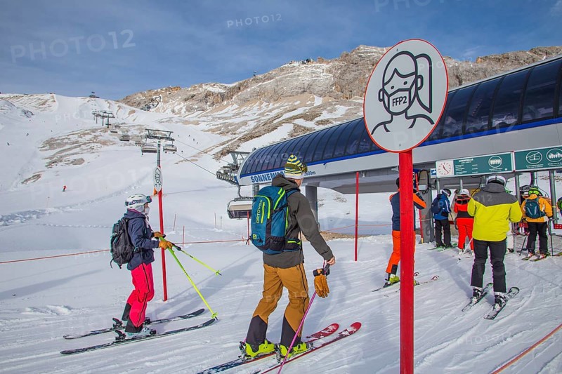 Sign: FFP2 mask obligation