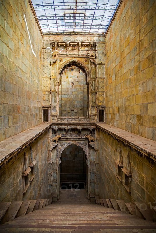 Raniji-ki-Baori stepped fountain
