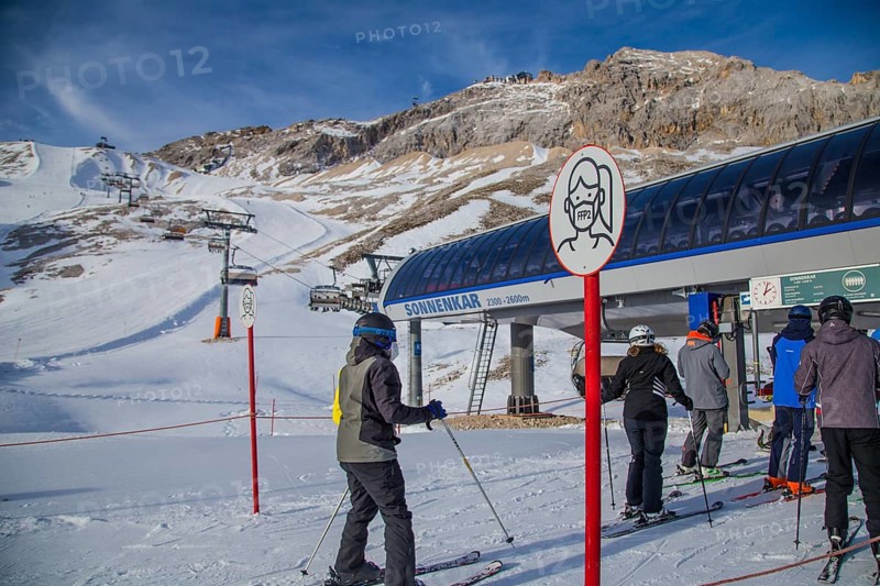 Sign: FFP2 mask obligation