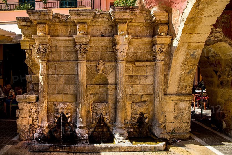 Rimondi Fountain with its three lion heads