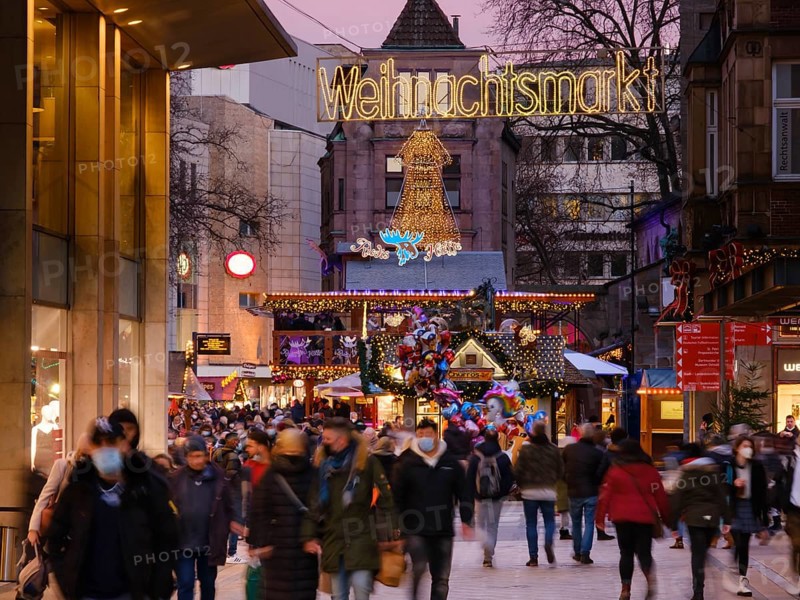 Westenhellweg pedestrian zone with Dortmund Christmas market