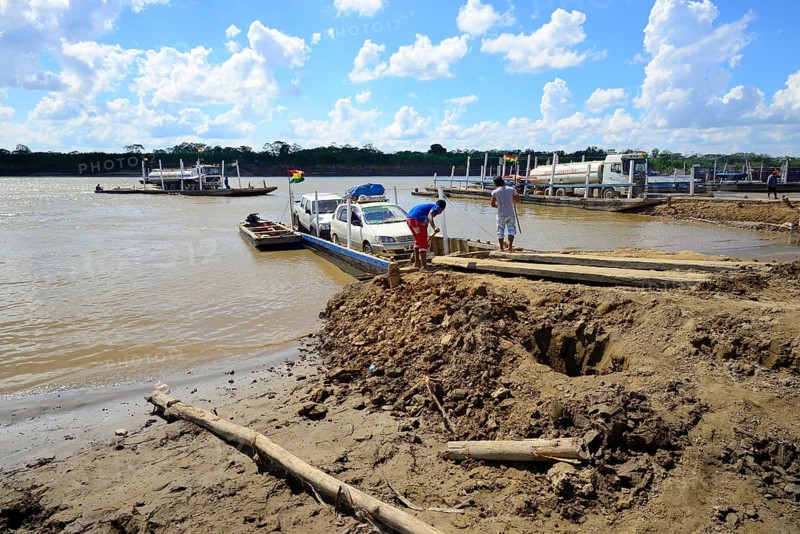 Simple ferry across the Rio Mamore