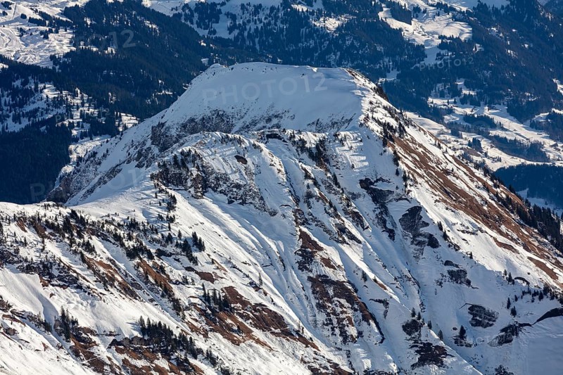 Ridge on the Brienzer Rothorn in winter