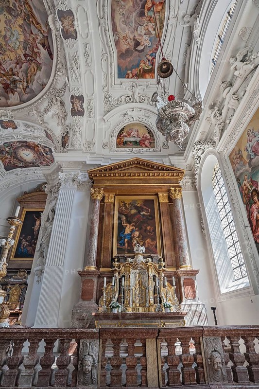 Interior view with side altar and frescoes