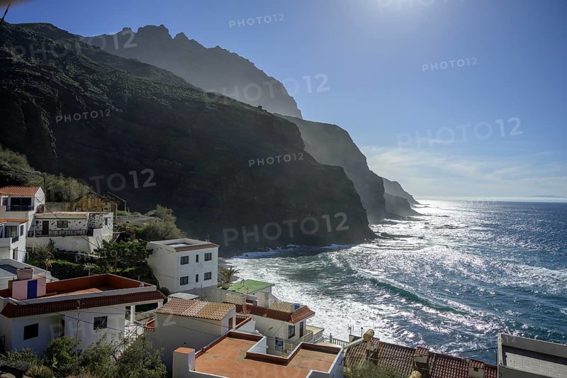 The bay of Alojera and Las Salinas
