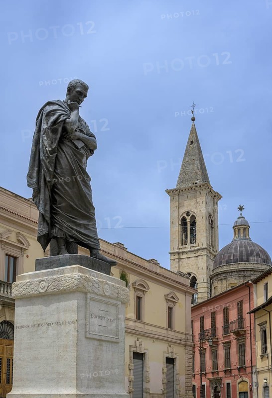 Statue of Ovid
