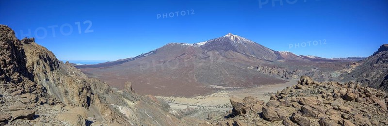 View from the edge of the caldera to the Teide