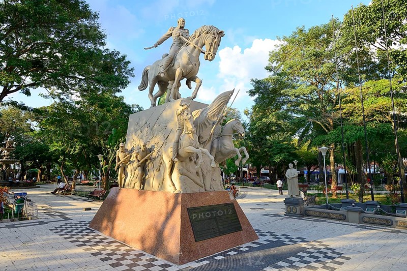 Monument to the Battle of Ingavi in the Plaza Central