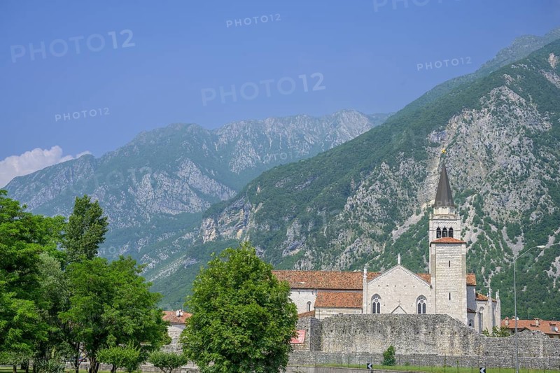 Cathedral of Sant Andrea Apostolo and city wall