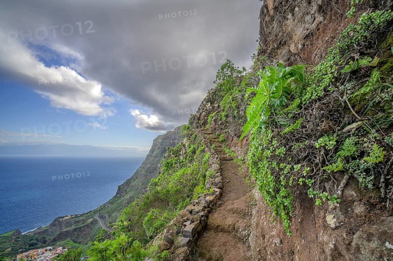Section of path on the hike up to Mirador de Abrante