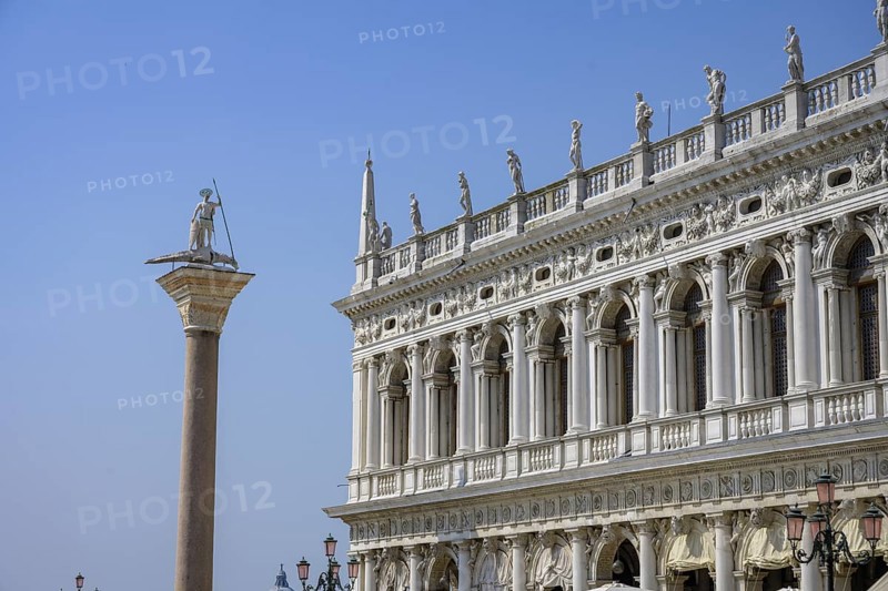 Biblioteca Nazionale Marciana and Columna de San Teodoro
