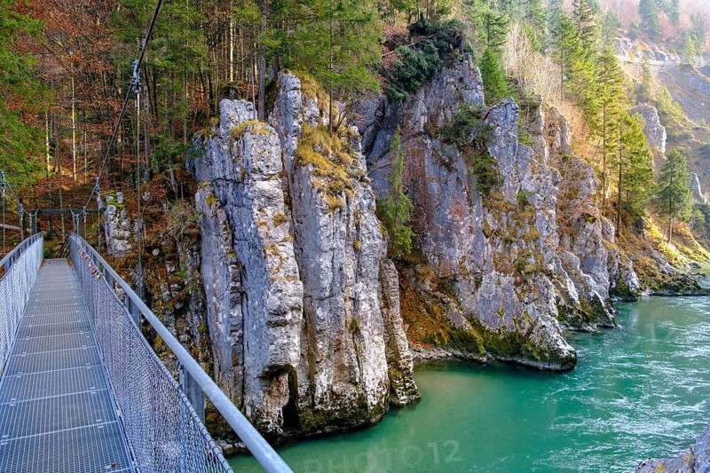 Lower suspension bridge