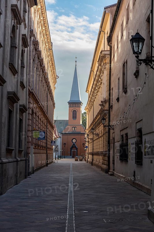 Alley with a view of the reformed church