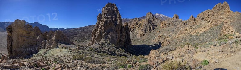 Centre La Catedral volcanic vent from Mirador de La Ruleta at Roques de Garcia