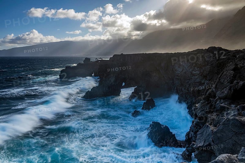 Sunbeams over El Golfo