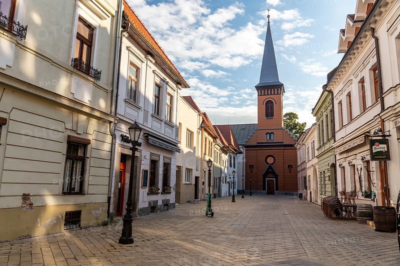 Alley with a view of the reformed church