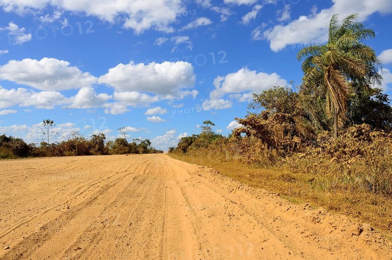 Sandy country road of the Ruta Nacional 3