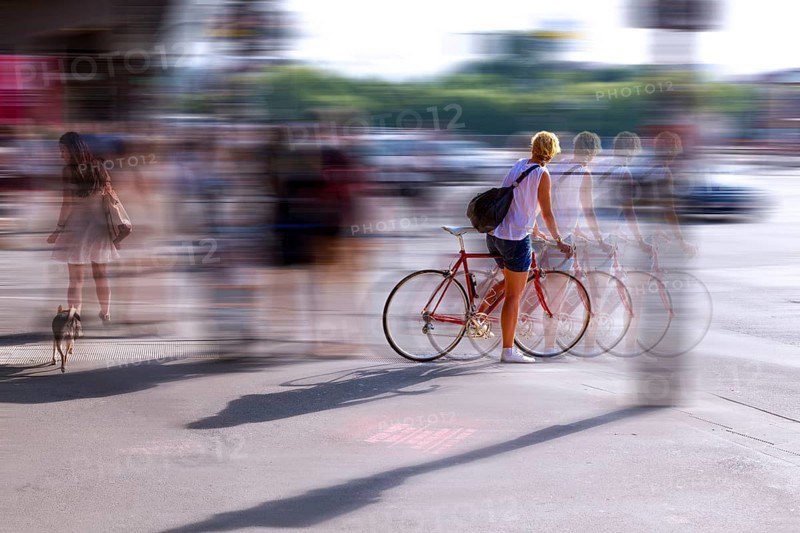 Image editing of cyclists in Berlin traffic