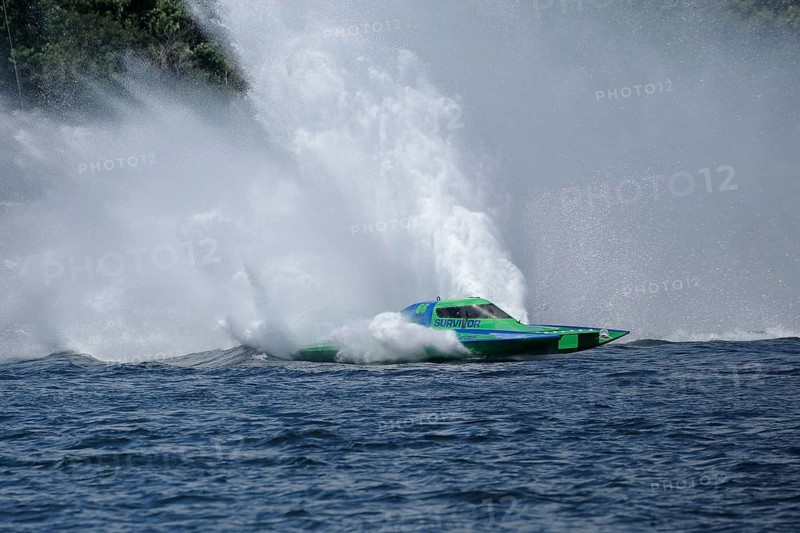 Hydroplane racing on the Saint Lawrence River