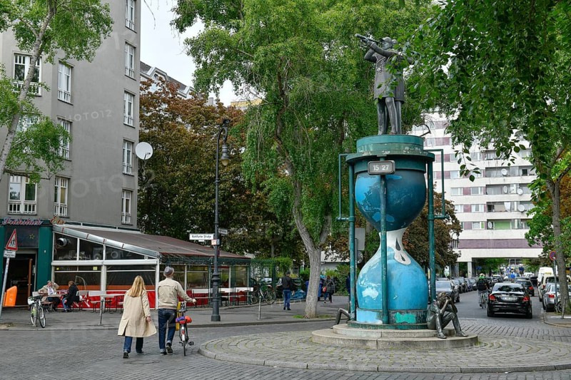 Monument Double Admiral