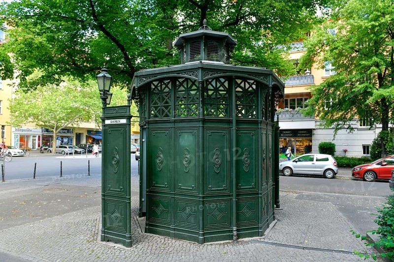 Urinal