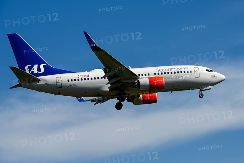 Aircraft SAS Scandinavian Airlines Boeing 737-700