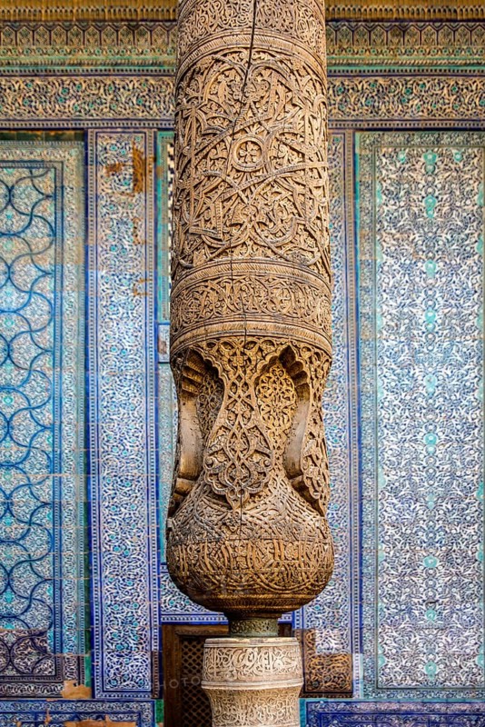 Harem with very elaborately worked ayvans
