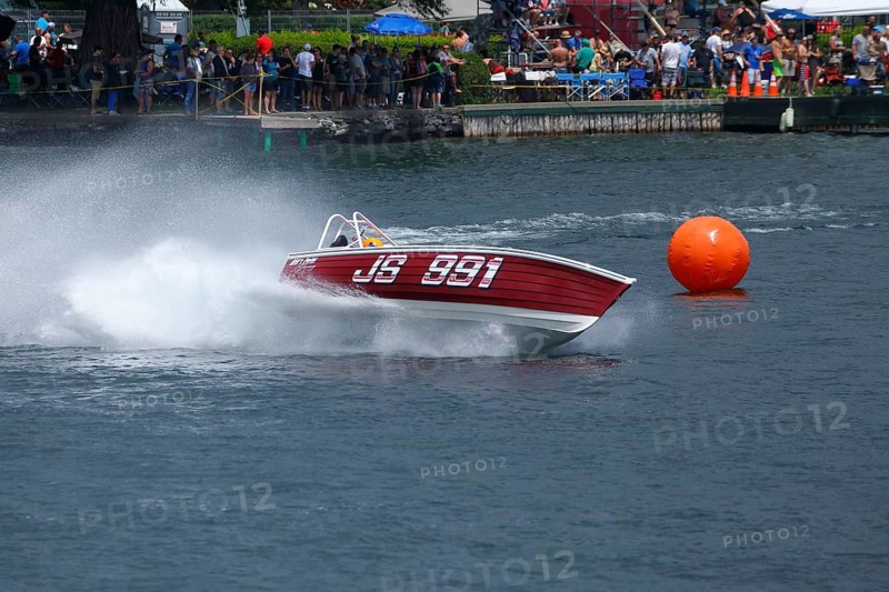 Boat racing on the Saint Lawrence River