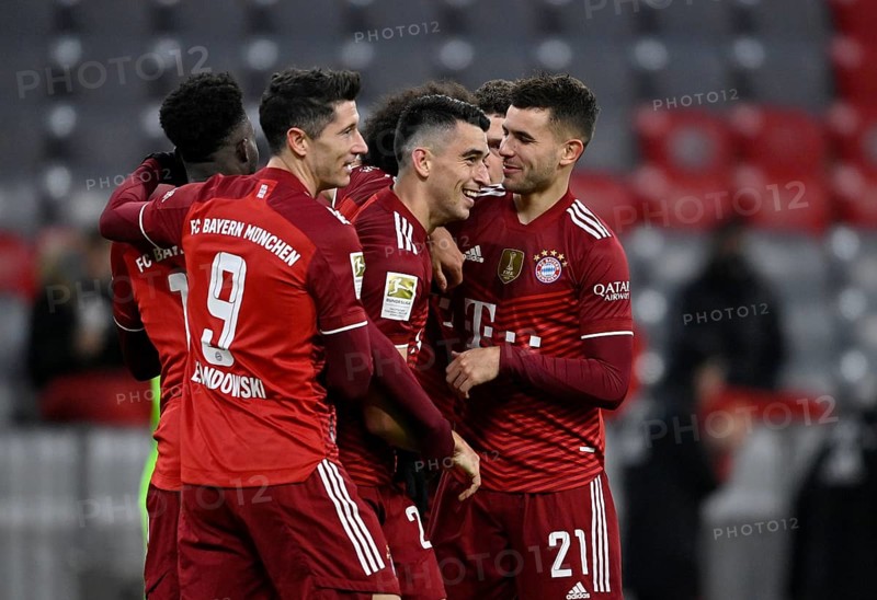 Goal celebration Robert Lewandowski FC Bayern Munich FCB 09 Marc Roca FC Bayern Munich FCB 22 Lucas Hernandez FC Bayern Munich FCB 21 Alphonso Davies FC Bayern Munich FCB 19
