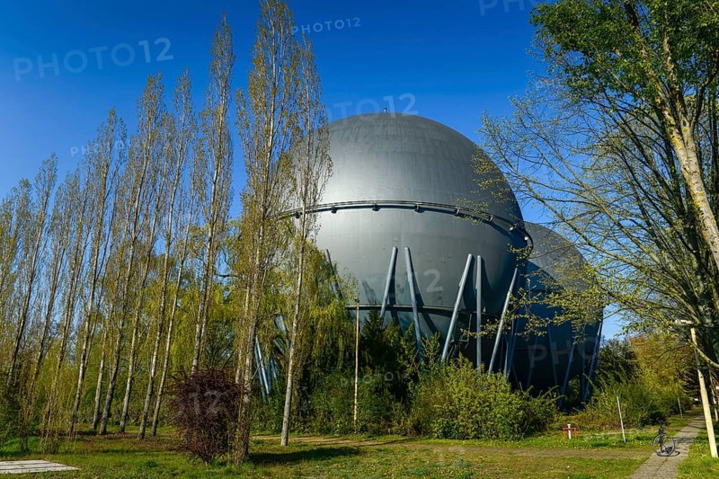 Spherical gas tank