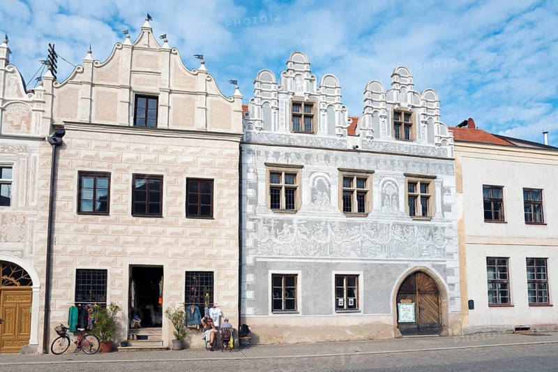 Renaissance houses with sgraffiti