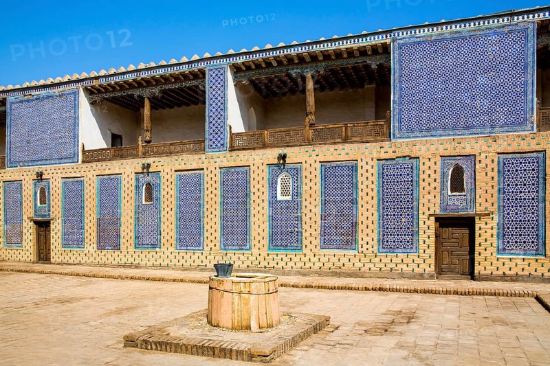 Harem with very elaborately worked ayvans