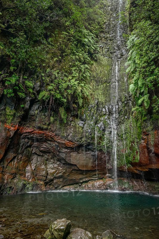 Waterfall 25 Fontes