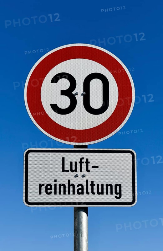 Road sign air pollution control speed 30