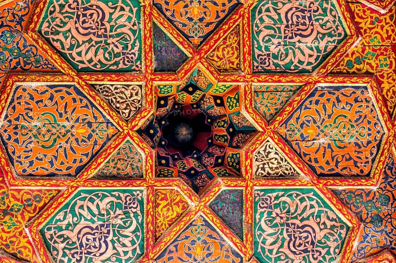 Harem with very elaborately worked ayvan