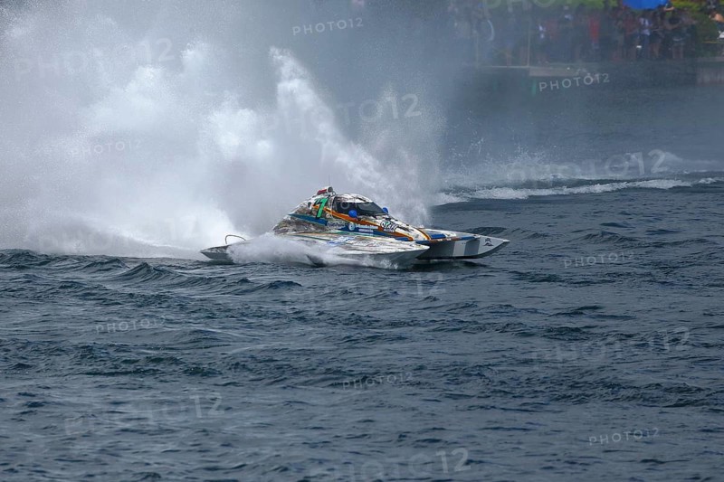 Hydroplane racing on the Saint Lawrence River