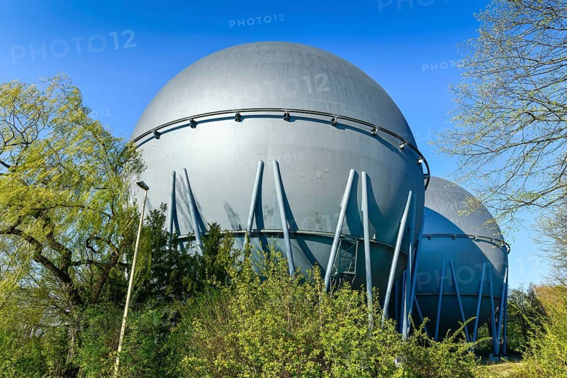 Spherical gas tank