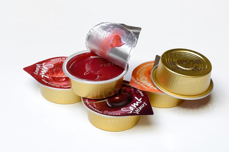 Various jams in portion packs
