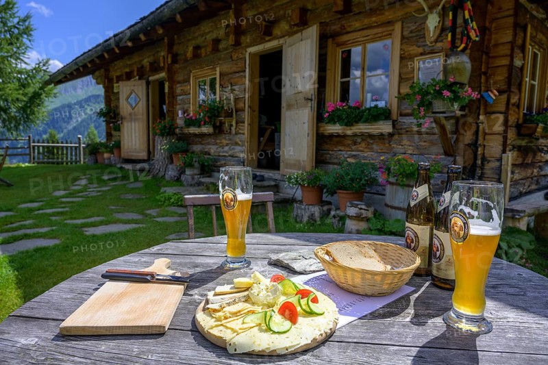 Wheat beer and cheese snack